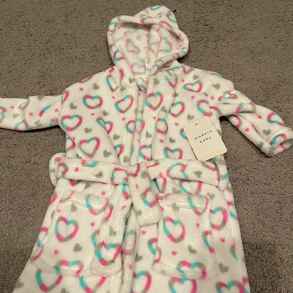 NWT baby girls Robe Modern Baby size 0-9 months